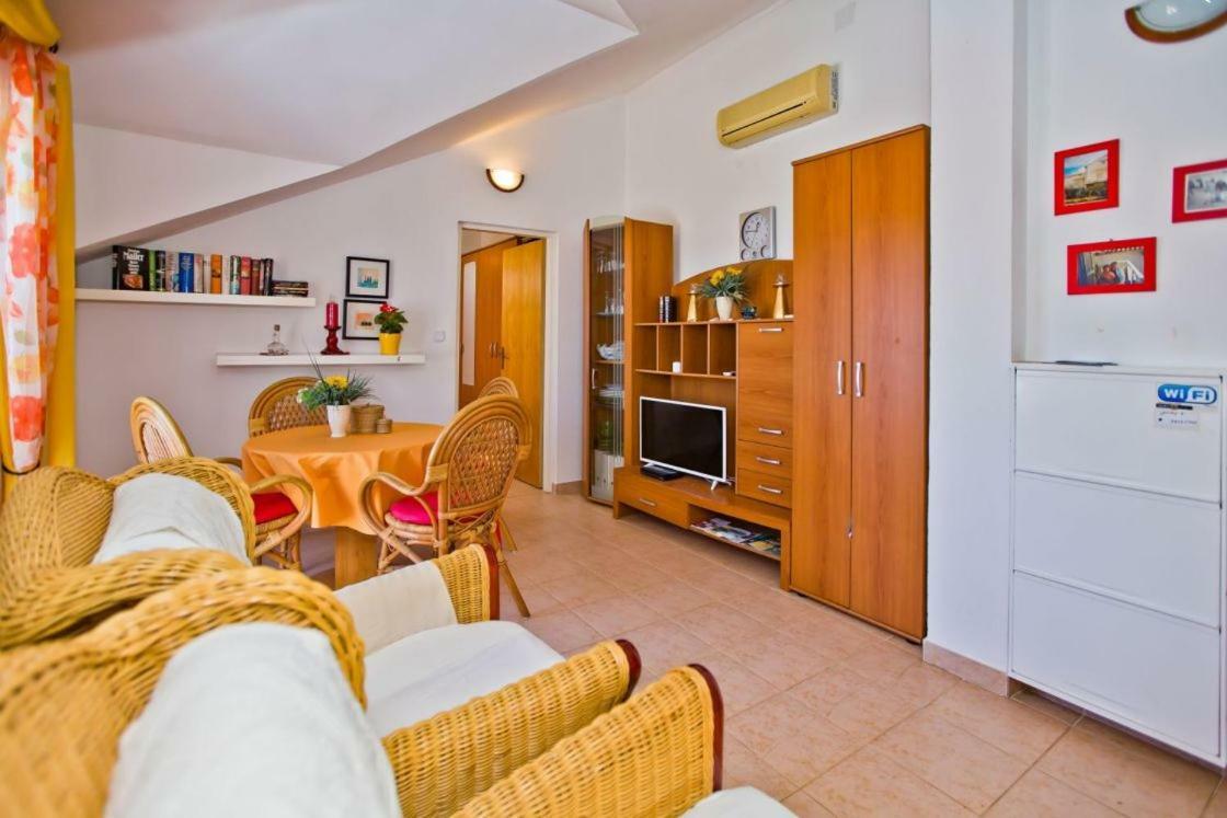 Apartments Jacky Hvar Town Exterior photo